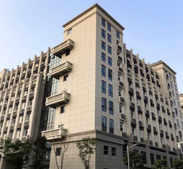 真石漆罩光面漆泛白怎么辦？